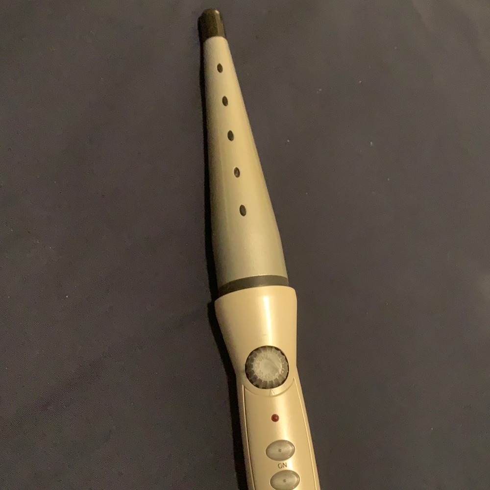 Jilbere de Paris Nano Ceramic Curling Wand w/glove